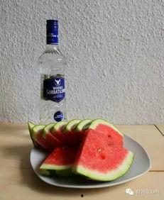 ktv吃块瓜报警,KTV吃瓜事件背后的法律思考