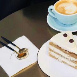 吃瓜群众咖啡蛋糕,甜蜜滋味，尽享悠闲时光